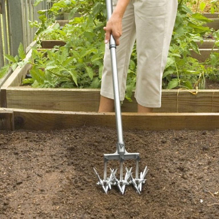 garden cultivator tool