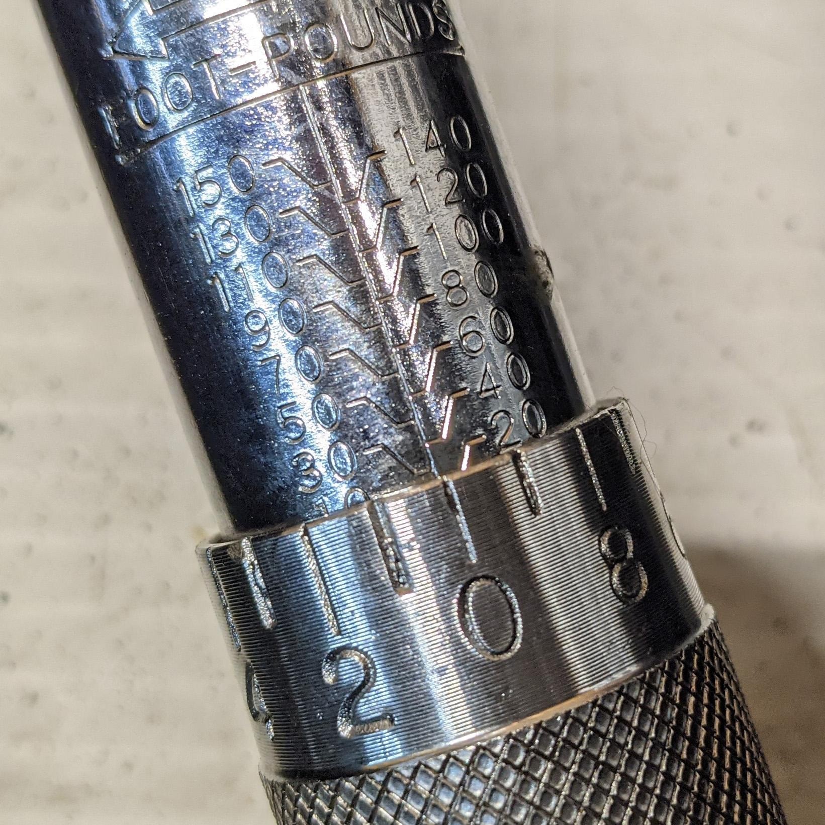 how to set a torque wrench