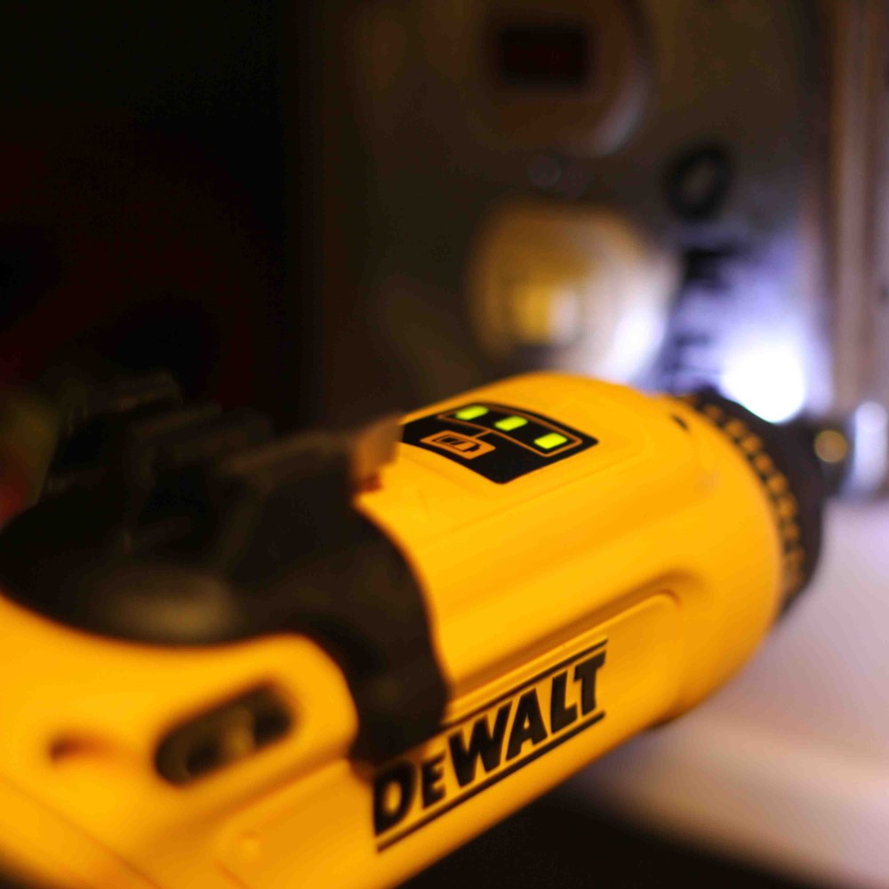 gyroscopic screwdriver